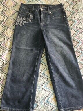 Womens Denver Hayes Chopped Embroidered Floral Jeans
